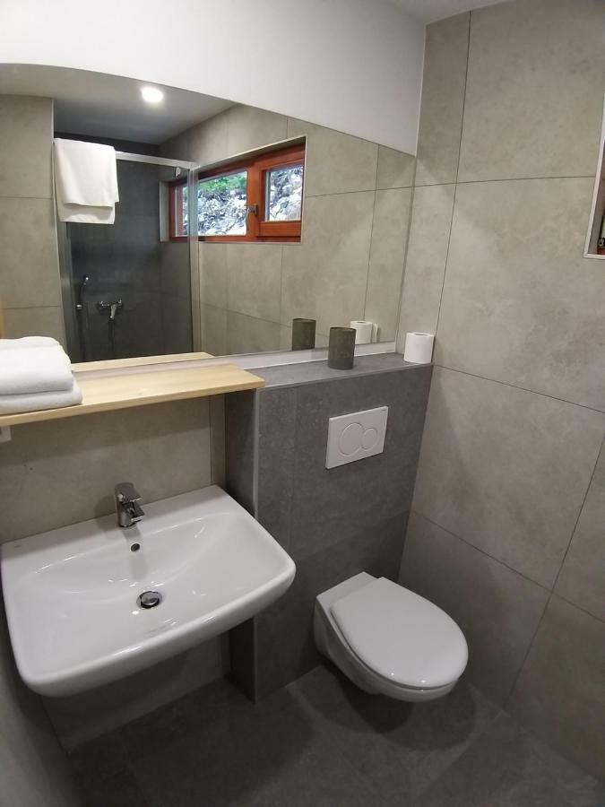 Estate Marjetin Dom Hotel Idrija Luaran gambar